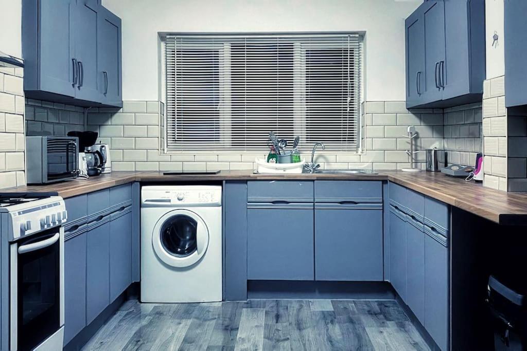 Urban Music Style Townhouse In Swansea City Center Екстериор снимка
