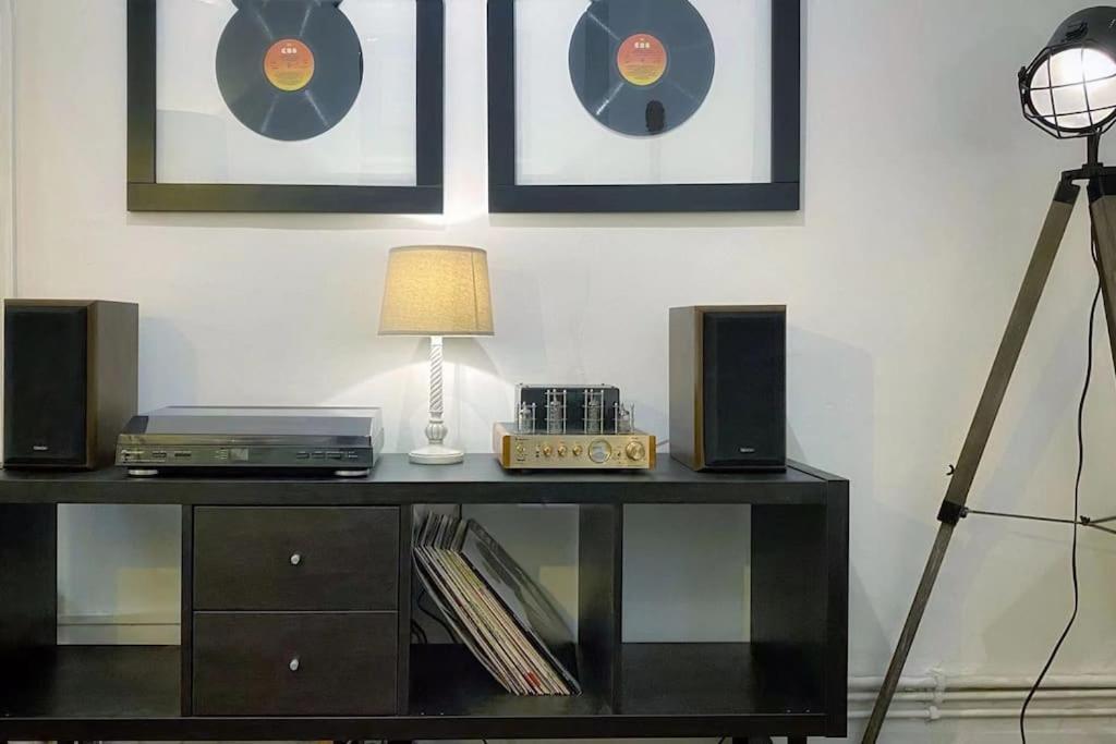 Urban Music Style Townhouse In Swansea City Center Екстериор снимка