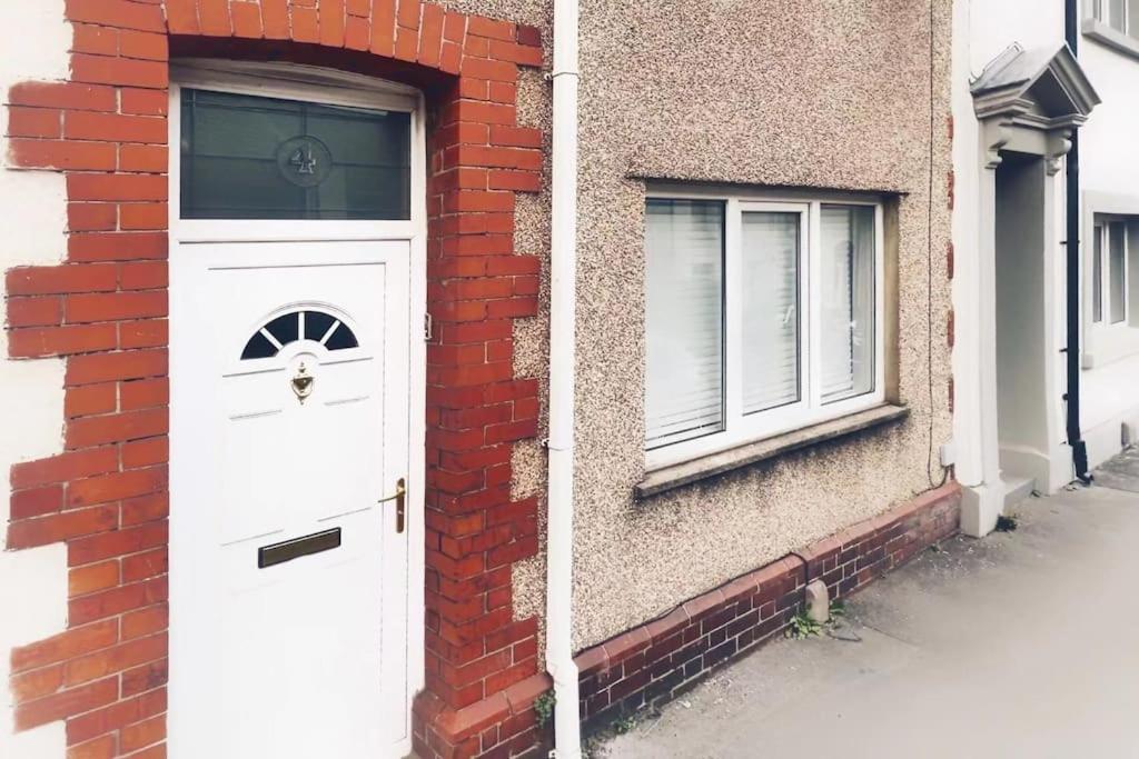 Urban Music Style Townhouse In Swansea City Center Екстериор снимка