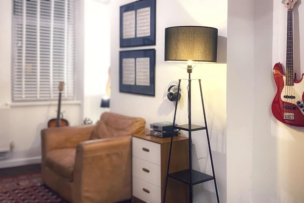 Urban Music Style Townhouse In Swansea City Center Екстериор снимка