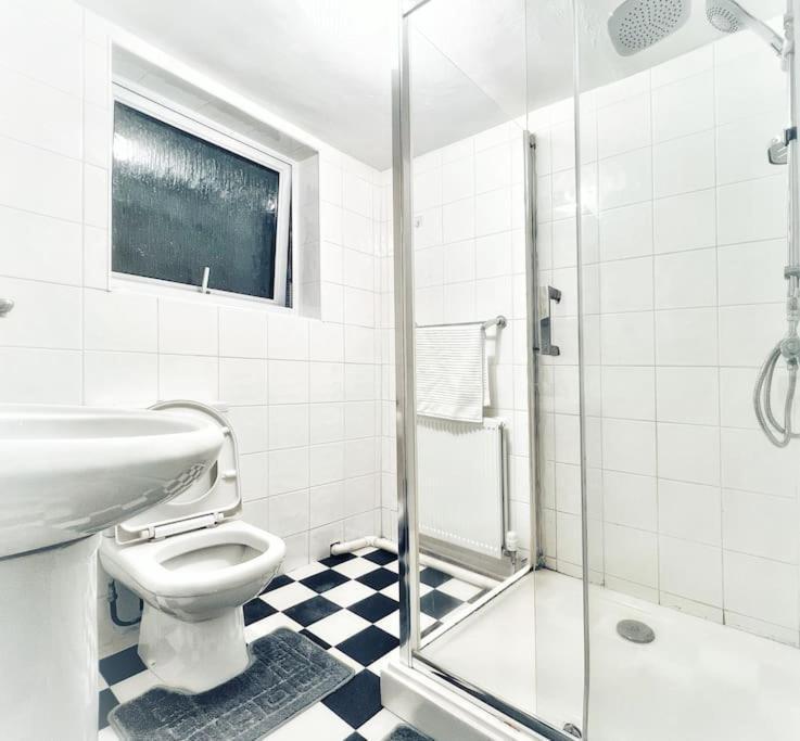 Urban Music Style Townhouse In Swansea City Center Екстериор снимка